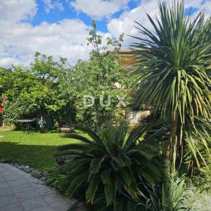 OPATIJA, IČIĆI - Prostran prizemni stan za dugoročni najam s terasom i pogledom na more, 75m2