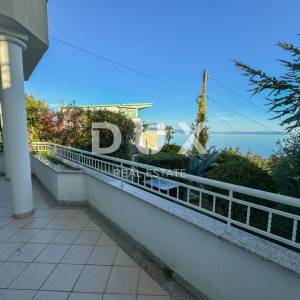 OPATIJA, IČIĆI – stan u finoj gradnji s terasom i pogledom samo 250 metara od plaže