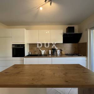 OPATIJA, LOVRAN – Vila s bazenom i pogledom 