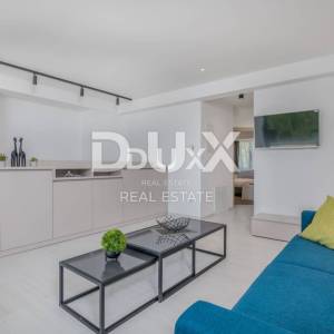 OPATIJA – Moderna luksuzna vila s dvije stambene jedinice i panoramskim pogledom na more