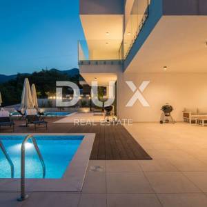 OPATIJA – Moderna luksuzna vila s dvije stambene jedinice i panoramskim pogledom na more