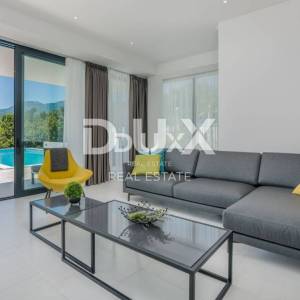 OPATIJA – Moderna luksuzna vila s dvije stambene jedinice i panoramskim pogledom na more