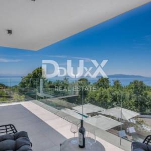 OPATIJA – Moderna luksuzna vila s dvije stambene jedinice i panoramskim pogledom na more