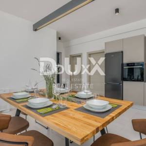 OPATIJA – Moderna luksuzna vila s dvije stambene jedinice i panoramskim pogledom na more