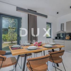 OPATIJA – Moderna luksuzna vila s dvije stambene jedinice i panoramskim pogledom na more