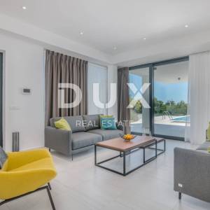 OPATIJA – Moderna luksuzna vila s dvije stambene jedinice i panoramskim pogledom na more