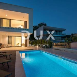 OPATIJA – Moderna luksuzna vila s dvije stambene jedinice i panoramskim pogledom na more