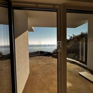 Opatija, novogradnja, vila s bazenom, pogled na more