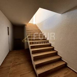 Opatija, novogradnja, vila s bazenom, pogled na more