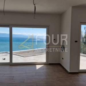 Opatija, novogradnja, vila s bazenom, pogled na more