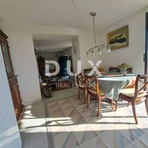 OPATIJA, OPRIĆ – dvojna kuća s dvije terase, okućnicom i panoramskim pogledom na more