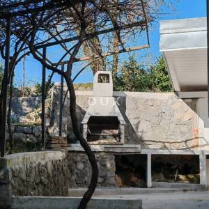 OPATIJA, POBRI - Novoadaptirana samostojeća kuća s dvije stambene jedinice!