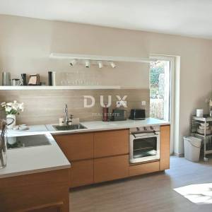 OPATIJA, POBRI - Novoadaptirana samostojeća kuća s dvije stambene jedinice!