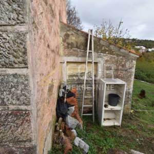 Opatija - Poljane, kamena starina s velikom okućnicom!