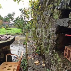 Opatija - Poljane, kamena starina s velikom okućnicom!