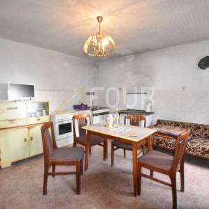 Opatija - Poljane, kamena starina s velikom okućnicom!