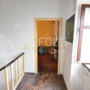 Opatija - Poljane, kamena starina s velikom okućnicom!