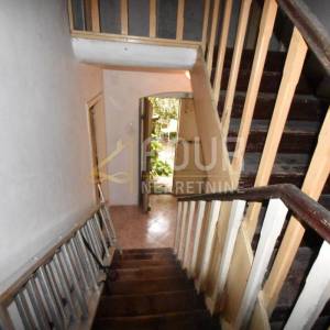 Opatija - Poljane, kamena starina s velikom okućnicom!