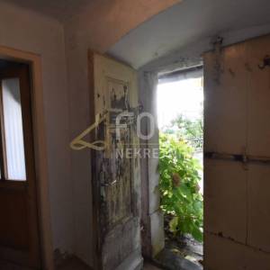 Opatija - Poljane, kamena starina s velikom okućnicom!