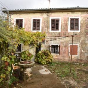 Opatija - Poljane, kamena starina s velikom okućnicom!