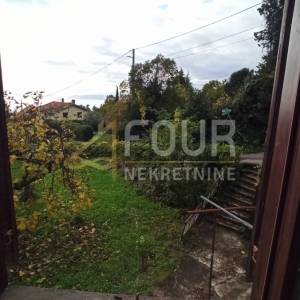 Opatija - Poljane, kamena starina s velikom okućnicom!