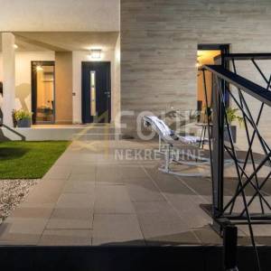 Opatija, Poljane, vila s bazenom i panoramskim pogledom na more