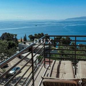 OPATIJA - stan u stambenoj zgradi sa zatvorenom terasom samo 200 metara od plaže