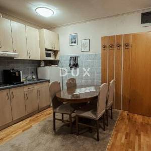 OPATIJA - stan u stambenoj zgradi sa zatvorenom terasom samo 200 metara od plaže