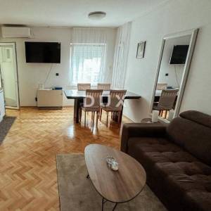 OPATIJA - stan u stambenoj zgradi sa zatvorenom terasom samo 200 metara od plaže