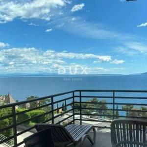 OPATIJA - stan u stambenoj zgradi sa zatvorenom terasom samo 200 metara od plaže