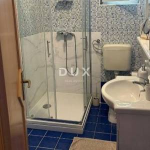 OPATIJA - stan u stambenoj zgradi sa zatvorenom terasom samo 200 metara od plaže