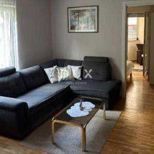 OPATIJA - stan u stambenoj zgradi sa zatvorenom terasom samo 200 metara od plaže