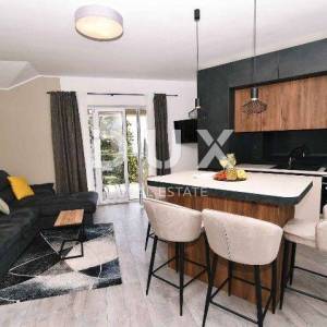 OPATIJA -  stan u vili sa bazenom