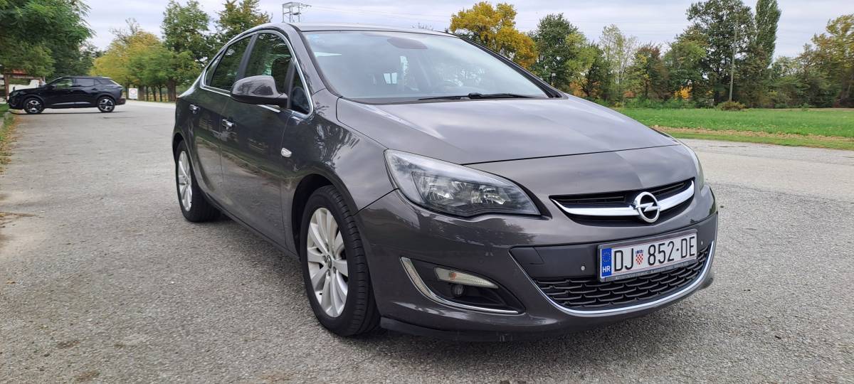 Opel Astra 1,7 CDTI  -PRILIKA!!
