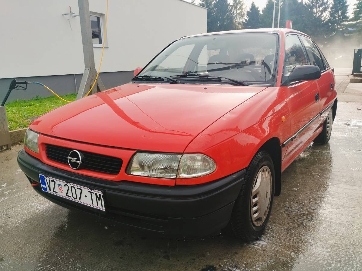 OPEL ASTRA F 1.4 LPG. REG: 03/26. VARAŽDIN.