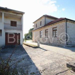 Otavice, Drniš - samostojeća kuća