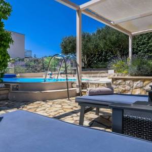 Otok Čiovo, Slatine, dvije kuće drugi red od mora, prodaja