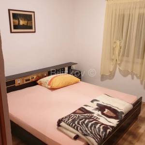 Otok Kaprije, prizemnica 1.red do mora