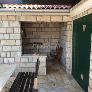 Otok Kaprije, prizemnica 1.red do mora