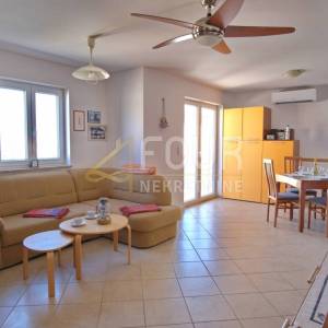 Otok Krk, Klimno, 2s+db, balkon, pogled na more