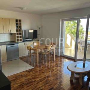 Otok Krk, Malinska, 2s+db, 66.83m2, balkon, lođa, pogled na more