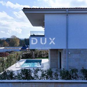 OTOK KRK, MALINSKA (okolica) - Moderna dvojna kuća visokog standarda, s bazenom i uređenom okućnicom