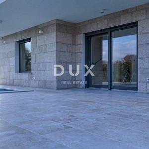 OTOK KRK, MALINSKA (okolica) - Moderna dvojna kuća visokog standarda, s bazenom i uređenom okućnicom