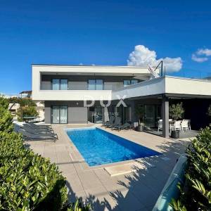 OTOK KRK, MALINSKA – samostojeća vila s bazenom, pogledom na more i punom mjerom privatnosti