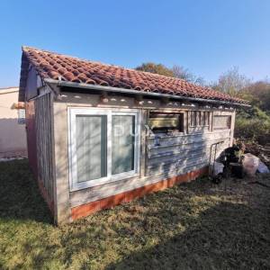 OTOK KRK, MALINSKA (zaleđe) - Samostojeća kuća sa okućnicom