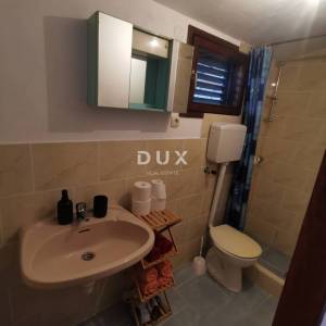 OTOK KRK, MALINSKA (zaleđe) - Samostojeća kuća sa okućnicom