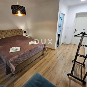 OTOK KRK, OMIŠALJ - VILLA - prvi red do mora, 23 sobe, bazen – kompletno adaptirana 2023., idealna za investiciju s izvrsnim po...