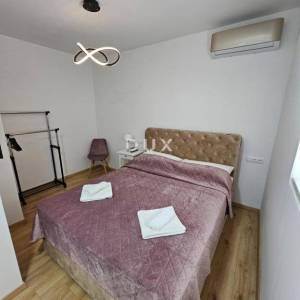 OTOK KRK, OMIŠALJ - VILLA - prvi red do mora, 23 sobe, bazen – kompletno adaptirana 2023., idealna za investiciju s izvrsnim po...