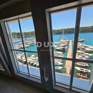 OTOK KRK, OMIŠALJ - VILLA - prvi red do mora, 23 sobe, bazen – kompletno adaptirana 2023., idealna za investiciju s izvrsnim po...