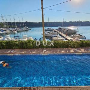 OTOK KRK, OMIŠALJ - VILLA - prvi red do mora, 23 sobe, bazen – kompletno adaptirana 2023., idealna za investiciju s izvrsnim po...